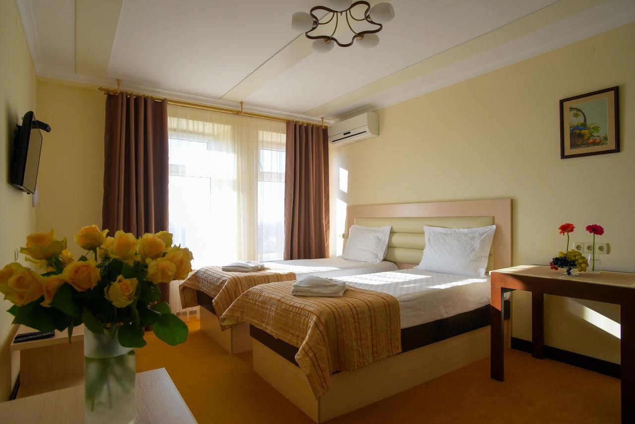 Aparthotel On Klinichna St. Киев Екстериор снимка