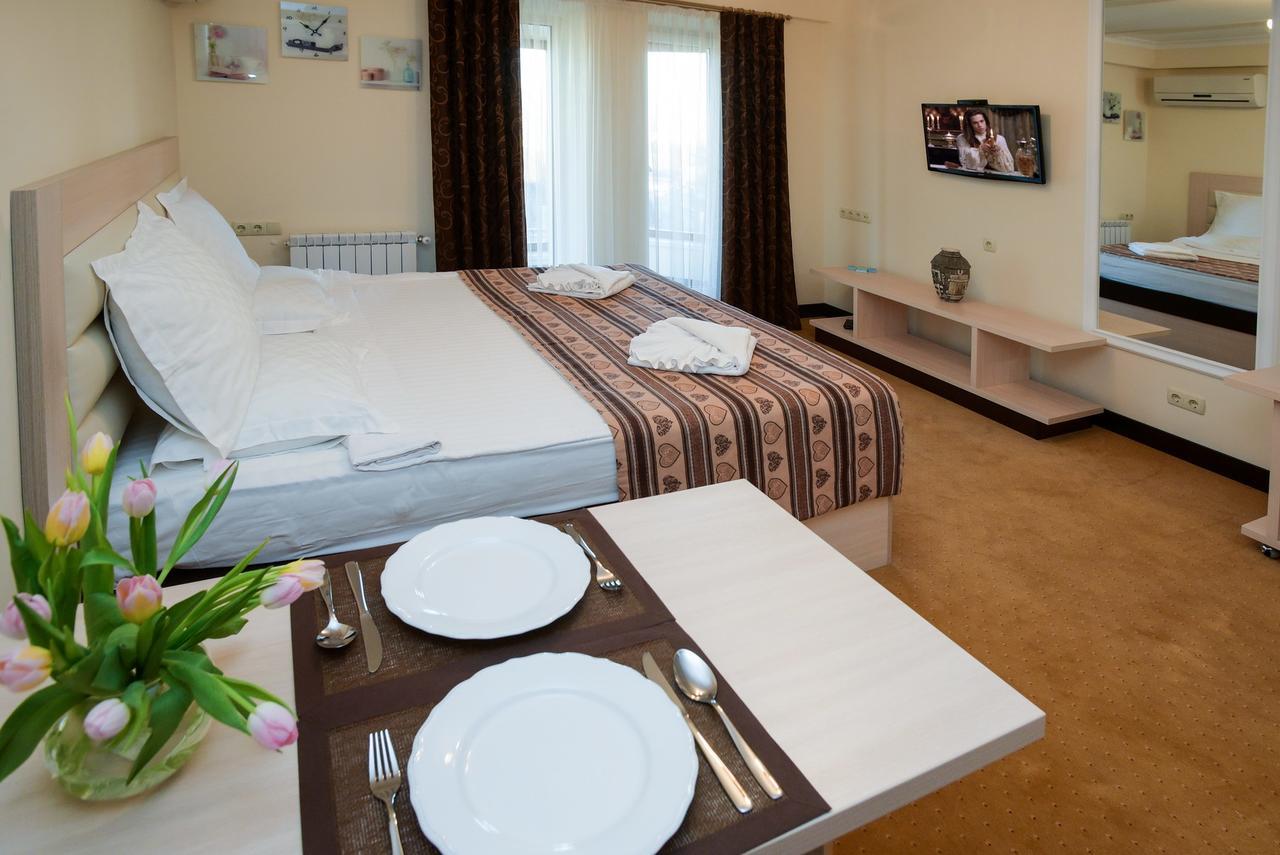 Aparthotel On Klinichna St. Киев Екстериор снимка
